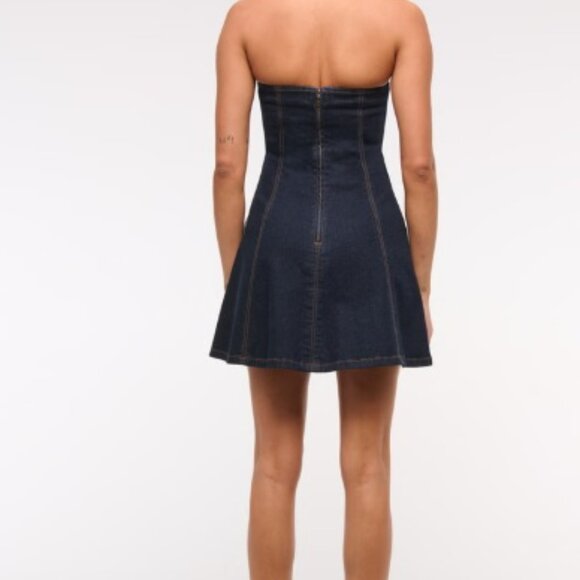 The A&F Mila Strapless Denim Mini Dress - Small - NWT - Picture 2 of 2